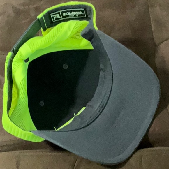 HOLT OF CALIFORNIA CAT RICHARDSON 112 TRUCKER ADJUSTABLE SNAPBACK CAP UNISEX - Picture 3 of 5